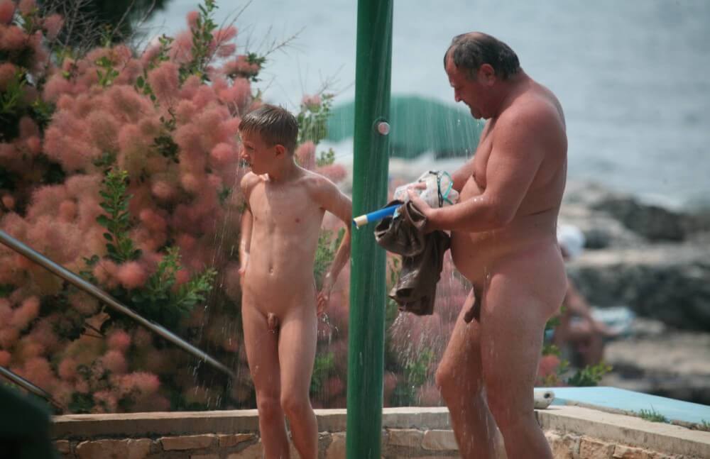 Naturist Shower Profiles pics - nudism in the world
