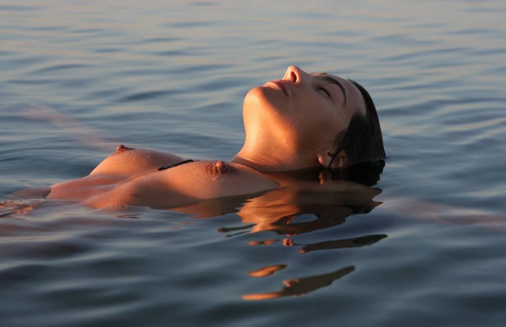 Sunlight Water to the Night pics - nudism in the world
