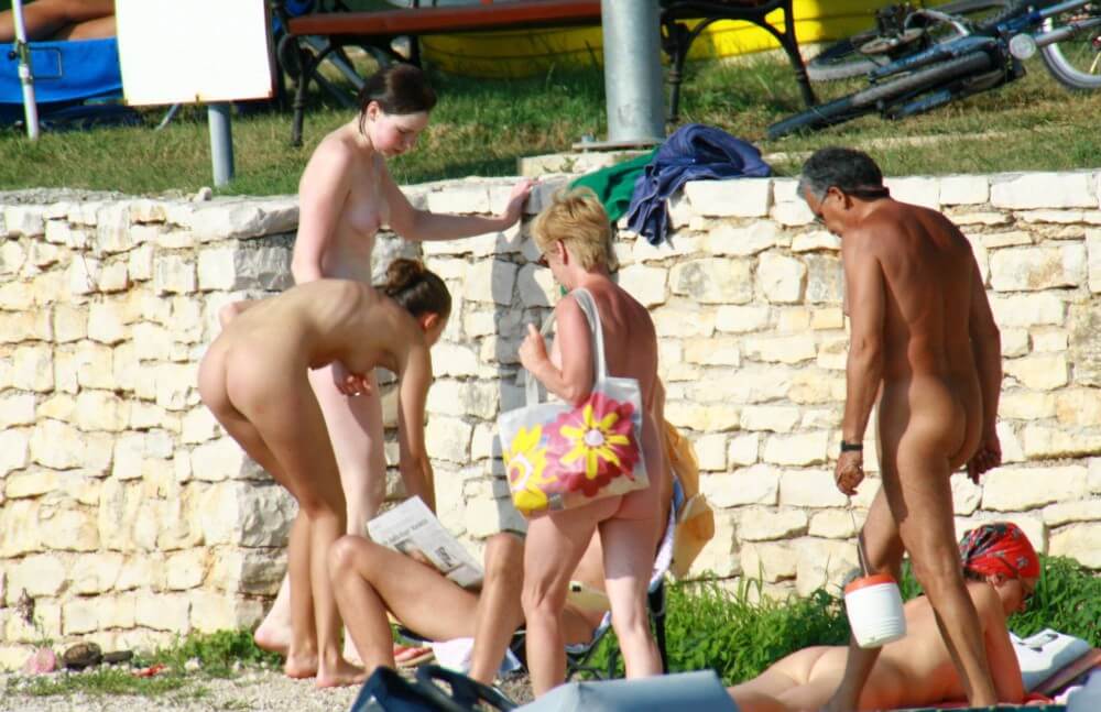 Nude Duet Girls Rail Climb Photo Set - nudism in the world