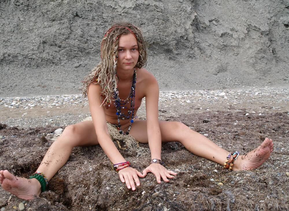 Naturists Rocky Stream Pixie Girls photos - nudism in the world