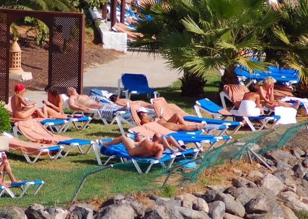 Enature - Les textiles - nudism in the world
