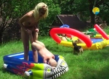 Naturist Freedom: Not only Skipping Ropes - nudism in the world