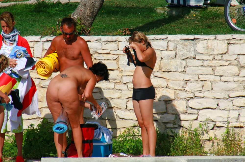 Ula FKK Sisters Day photo gallery - nudism in the world