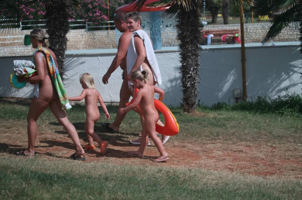 Naturist Family Movement pics - nudism in the world