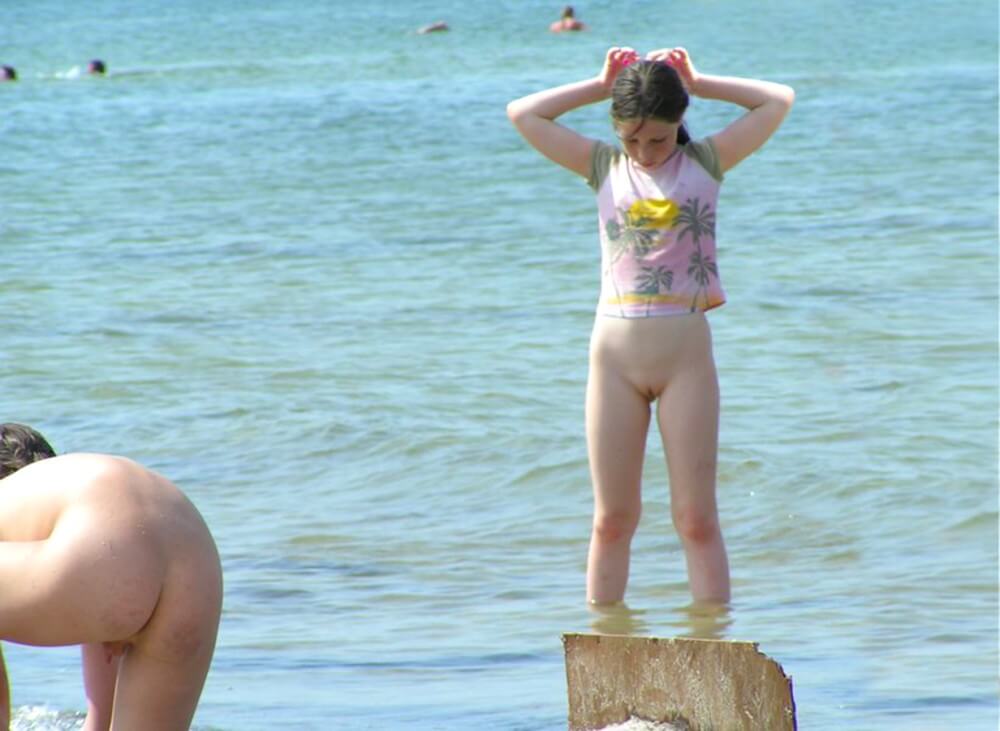 Crazy dirty girls - nudism in the world