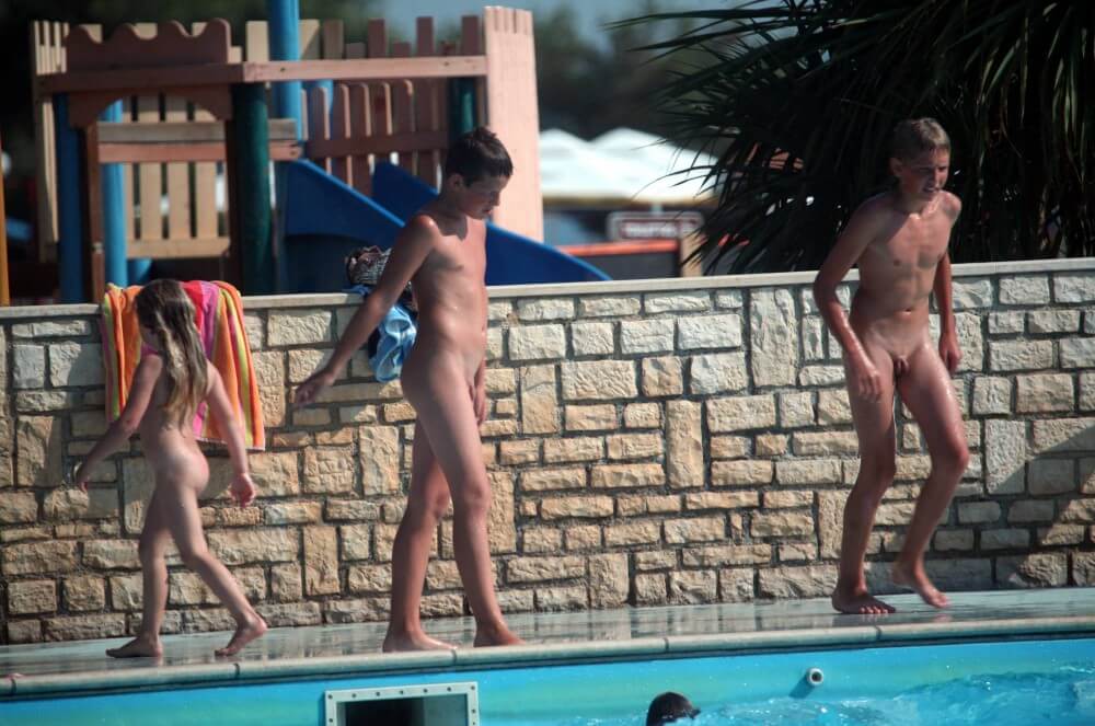 Naturist Pool Assortment photos - nudism in the world