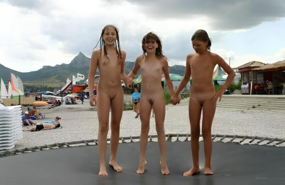 Trampoline pics - nudism in the world