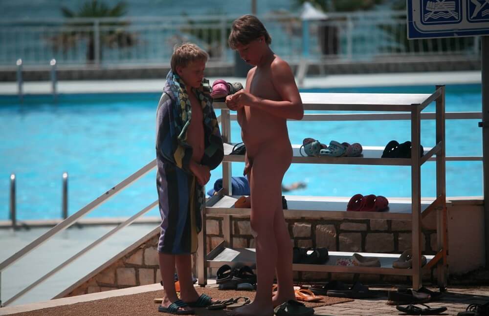 Scooter Travel Mid Day pics - nudism in the world