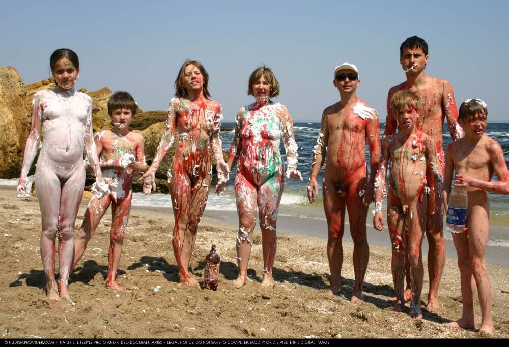Naturism photo gallery # 58 - nudism in the world