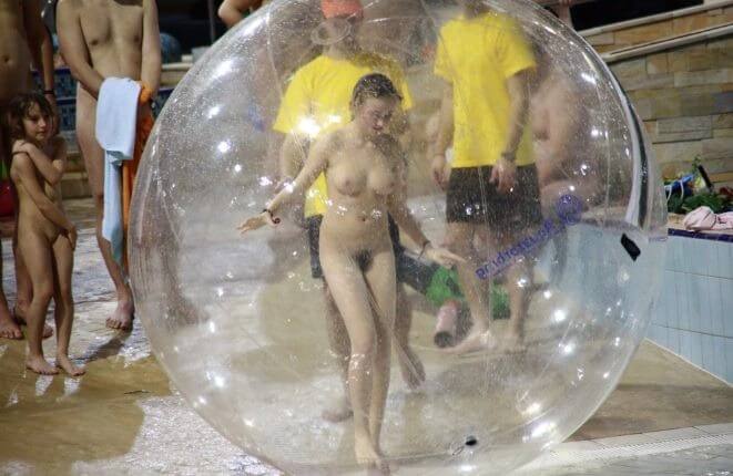 Holiday in the pool photos - nudism in the world