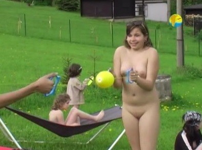 Naturist Freedom: Meadow - nudism in the world