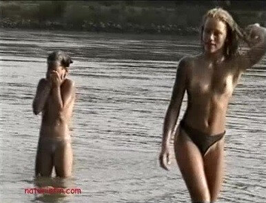 Naturistin: Dirty Girls - nudism in the world