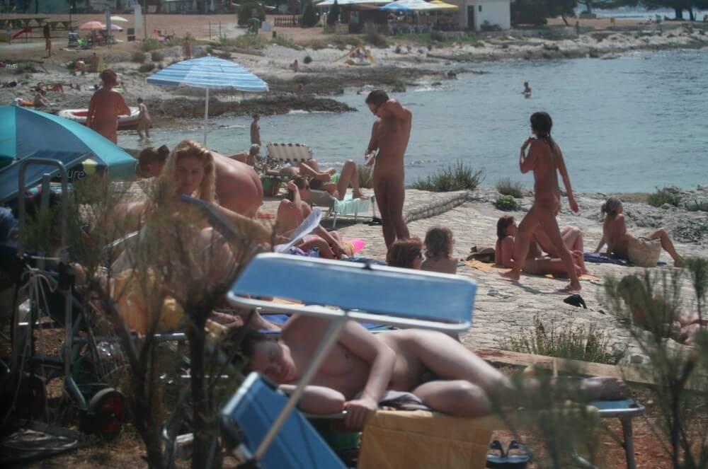 Nuda Beach Wide Outlook pics - nudism in the world
