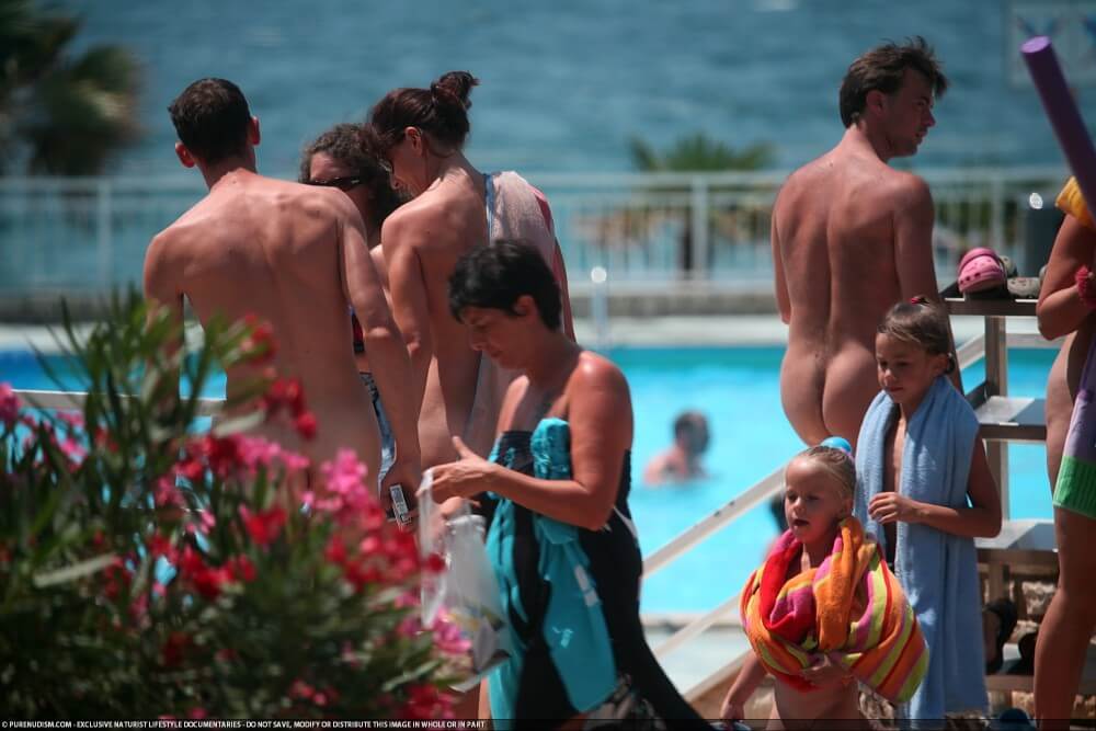 Naturism photo gallery # 66 - nudism in the world